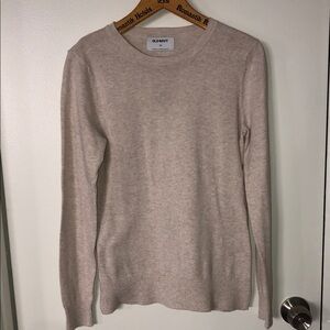 WOMEN’S OLD NAVY SWEATER